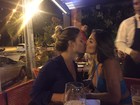 Ex-BBBs Natalia Casassola e Anamara se beijam