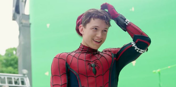 Tom Holland em gravação de Homem-Aranha (Foto: Divulgação)