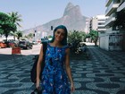 Amy Sheppard posa no calçadão de Ipanema, no Rio