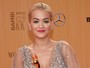 Ego Rita Ora Usa Vestido Transparente E Deixa Seio Mostra Em