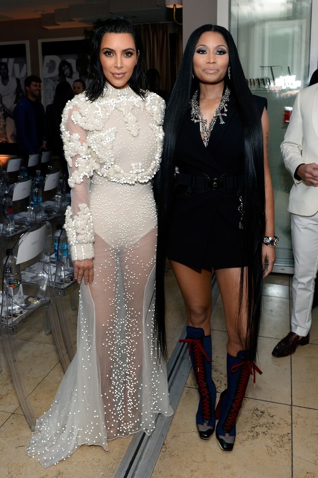 Kim Kardashian e Nicki Minaj no Los Angeles Fashion Awards (Foto: Getty Images)