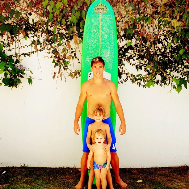 Danielle Winits publica foto do namorado com os filhos (Foto: Reprodução/Instagram)
