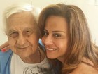 Noivo de Viviane Araújo lamenta a morte do sogro