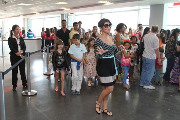 Juliana Paes e família (Foto: Raphael Mesquita / FotoRioNews)