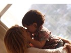 Shakira beija o filho em foto para homenagear o Dia das Mães