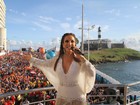 Ivete Sangalo volta a exibir pernas em Salvador: 'Vim para fechar negócio'
