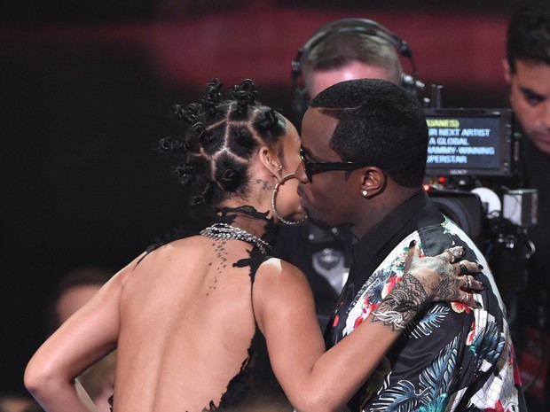 Rihanna e Sean &#39;Diddy&#39; Comb em prêmio em Los Angeles, nos Estados Unidos (Foto: Kevin Winter/ Getty Images)