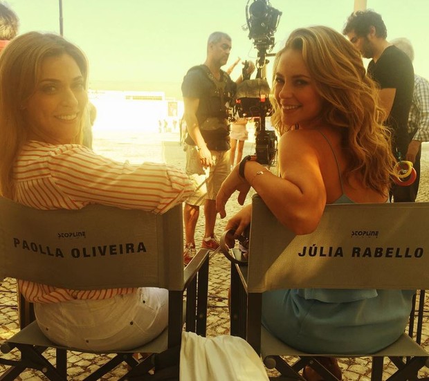 Júlia Rabello e Paolla Oliveira nos bastidores do filme Mulheres (Foto: Reprodução/Instagram)