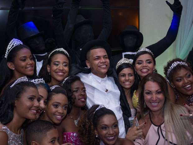 MC Duduzinho em festa em São João de Meriti, na Baixada Fluminense, no Rio (Foto: Bruna Rezende/ Divulgação)