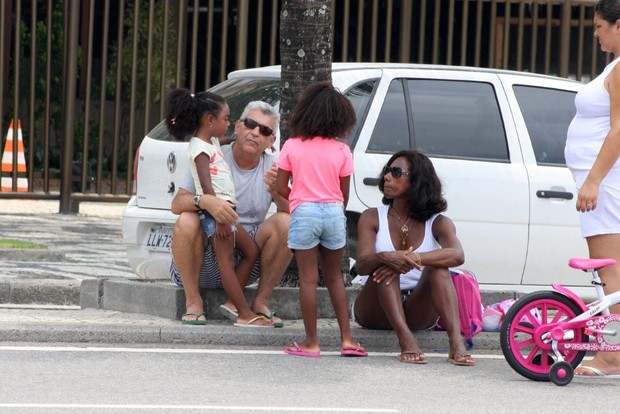 Gloria Maria com as filhas (Foto: JC Pereira/ Ag. News)