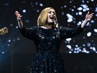 Adele vai interromper a carreira por 5 anos para cuidar do filho, diz jornal