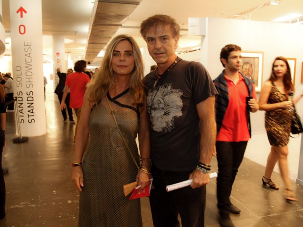 Bruna Lombardi e Carlos Alberto Riccheli em inauguração de exposição em São Paulo (Foto: Marcos Ribas/ Foto Rio News)