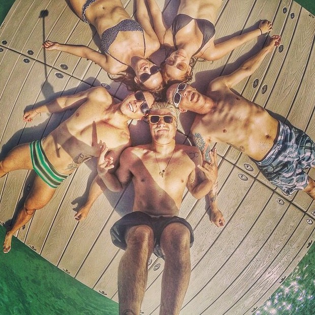 Caio Castro com amigos em Aruba (Foto: Instagram/ Reprodução)