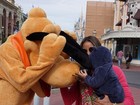 Flávia Sampaio mostra foto divertida do filho na Disney