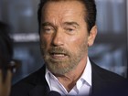 Barbudo, Arnold Schwarzenegger lança filme em Nova York