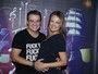 Grávida, Thaís Pacholek vai a show do marido, Belutti, em São Paulo