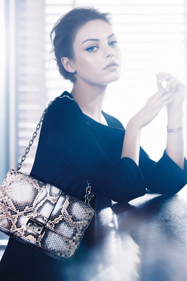 Mila Kunis em campanha para a Dior (Foto: Divulgação / Divulgação)