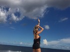 Bruna Santana curte o dia em barco e publica foto na web 
