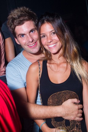 Thiago Gagliasso e a namorada em boate no Rio (Foto: Raphael Mesquita/ Divulgação)
