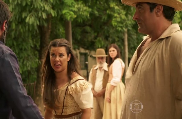 Vinicius Manne com Fernanda Souza na novela A Regra do Jogo (Foto: Reprodução/Globo)