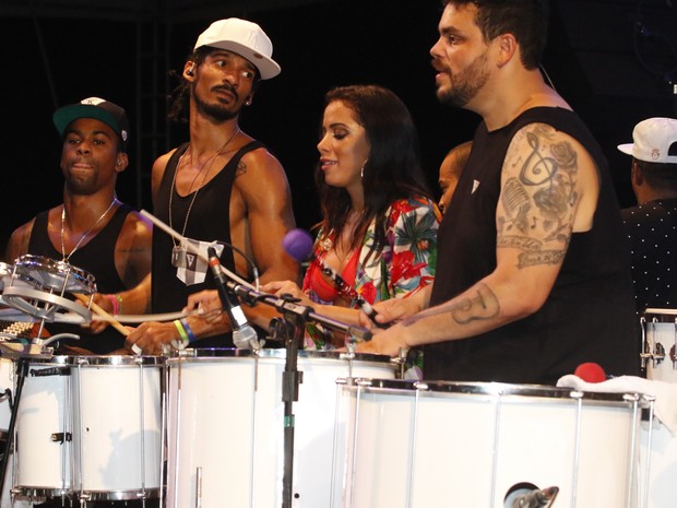 Anitta em show em Salvador, na Bahia (Foto: Fred Pontes/ Brazil News)