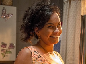 Solange Couto como Vanda, na nova temporada de Malhação (Foto: Renato Rocha Miranda / Globo)