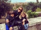 Carol Celico mostra foto de miniférias com os filhos Luca e Isabella
