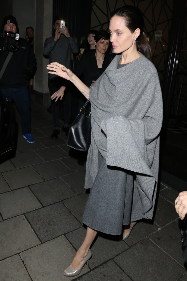 Angelina Jolie em Londres, na Inglaterra (Foto: Grosby Group/ Agência)