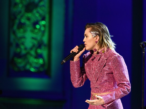 Miley Cyrus em evento em Nova York, nos Estados Unidos (Foto: Dave Kotinsky/ Getty Images/ AFP)