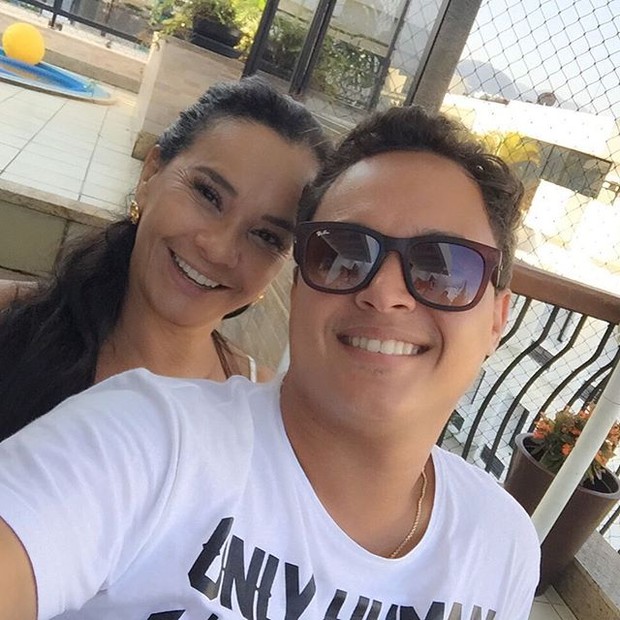 Jamerson Andrade se declara para Solange Couto (Foto: Reprodução/Instagram)