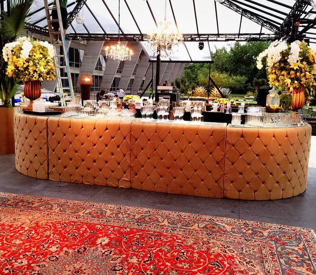 Detalhe do bar e da decoração do casamento de Antônia Fontenelle e Jonathan Costa (Foto: Reprodução/Instagram)
