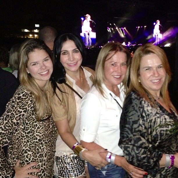 Zilu e amigas no show de Paul McCartney em Goiânia (Foto: Instagram/ Reprodução)