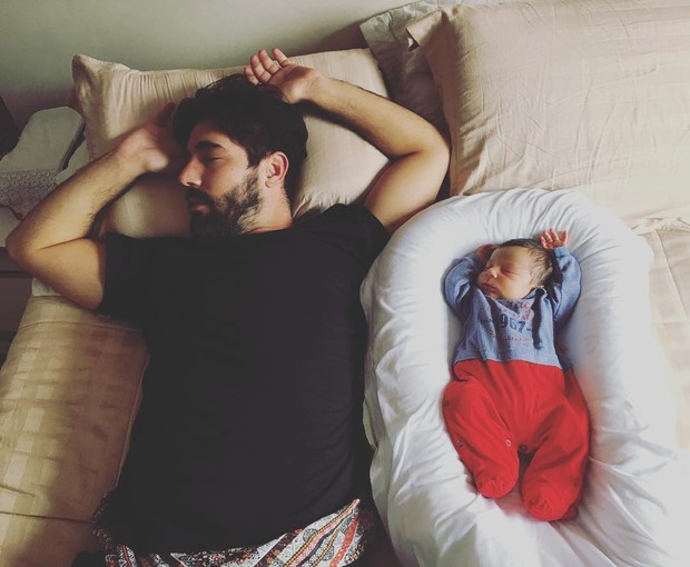 Sandro Pedroso com o filho (Foto: Reprodução/Instagram)