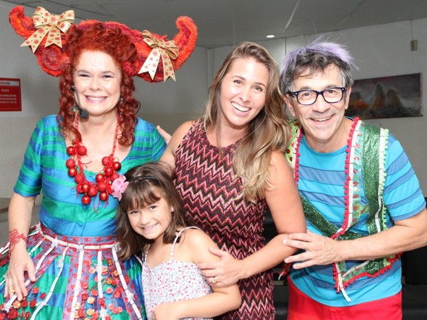 Andréia Sorvetão com a filha Maria Eduarda em show no RIo (Foto: Anderson Borde/ Ag. News)