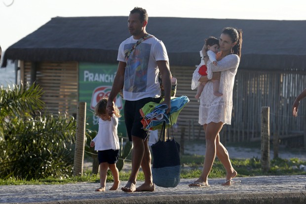 Malvino Salvador com a família (Foto: Ag,News/Dilson Silva)