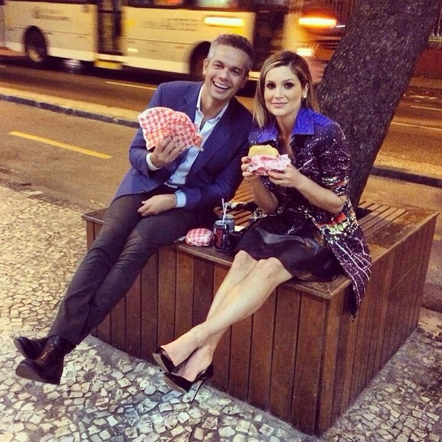 Otaviano Costa e Flávia Alessandra em lanchonete na Zona Sul do Rio (Foto: Instagram/ Reprodução)