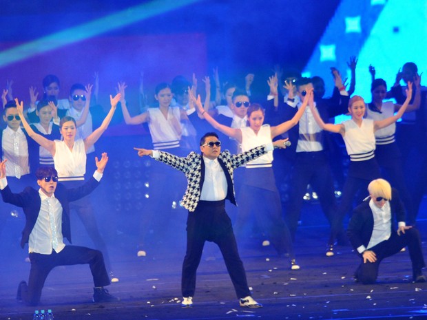 Psy faz show em Seul (Foto: AFP)