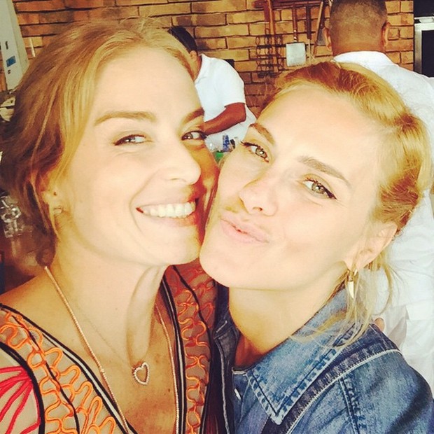 Angélica e Carolina Dieckmann em festa no Rio (Foto: Instagram/ Reprodução)