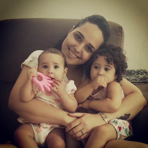 Perlla e as filhas (Foto: Instagram/Reprodução)