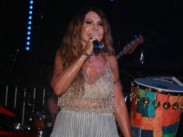 Elba Ramalho em show em Trancoso, na Bahia (Foto: Fred Pontes/ Divulgação)