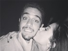 Miguel Rômulo ganha beijão de Anitta