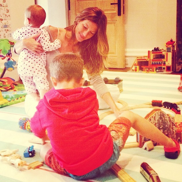 Gisele Bündchen e filhos (Foto: Instagram / Reprodução)