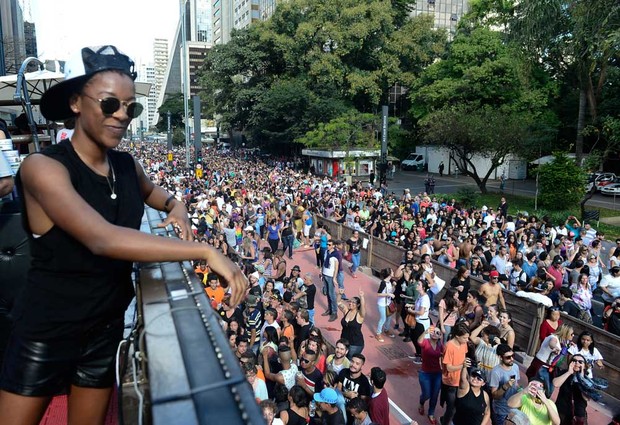 Samira Wiley na Parada Gay, em São Paulo (Foto: Francisco Cepeda/Agnews)