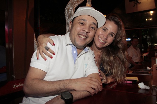 Andréia Sorvetão com Andrezinho em festa em restaurante na Zona Oeste do Rio (Foto: Isac Luz/ EGO)