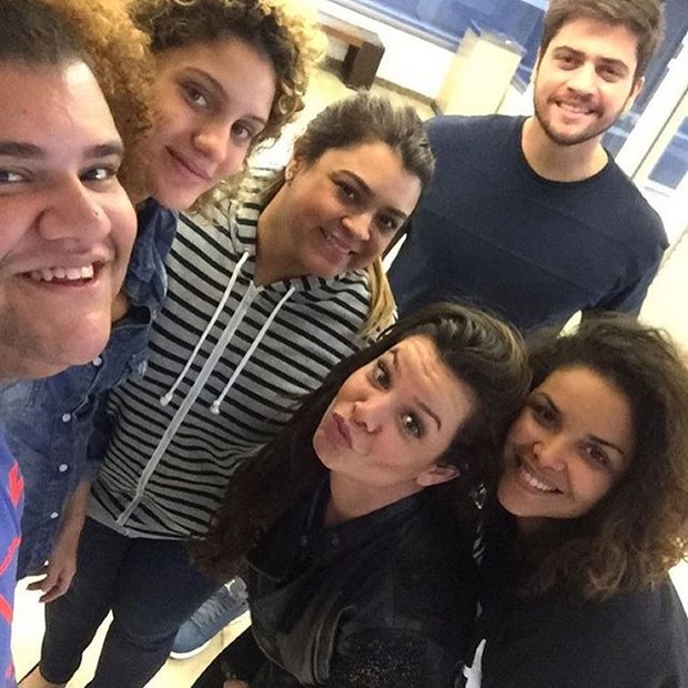 Gominho, Laura Fernandez, Preta Gil, Rodrigo Godoy, Fernanda Souza e Ju de Paula em cinema na Zona Oeste do Rio (Foto: Instagram/ Reprodução)