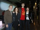 Debora Bloch vai com família a show de Gilberto Gil