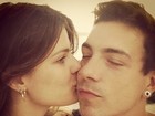 Isabelli Fontana dá beijo em Di Ferrero: 'Paz e amor a todos'