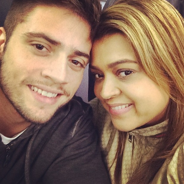 Preta Gil e o namorado, Rodrigo Godoy, em aeroporto no Rio (Foto: Instagram/ Reprodução)