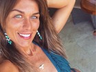Ludmila Dayer posa de maiô no Havaí e seguidor adverte: 'Cuidado com o sol'