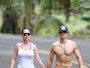 Katy Perry e Orlando Bloom mostram intimidade em viagem ao Havaí